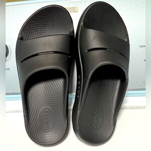 OOFOS Black Women's Slides